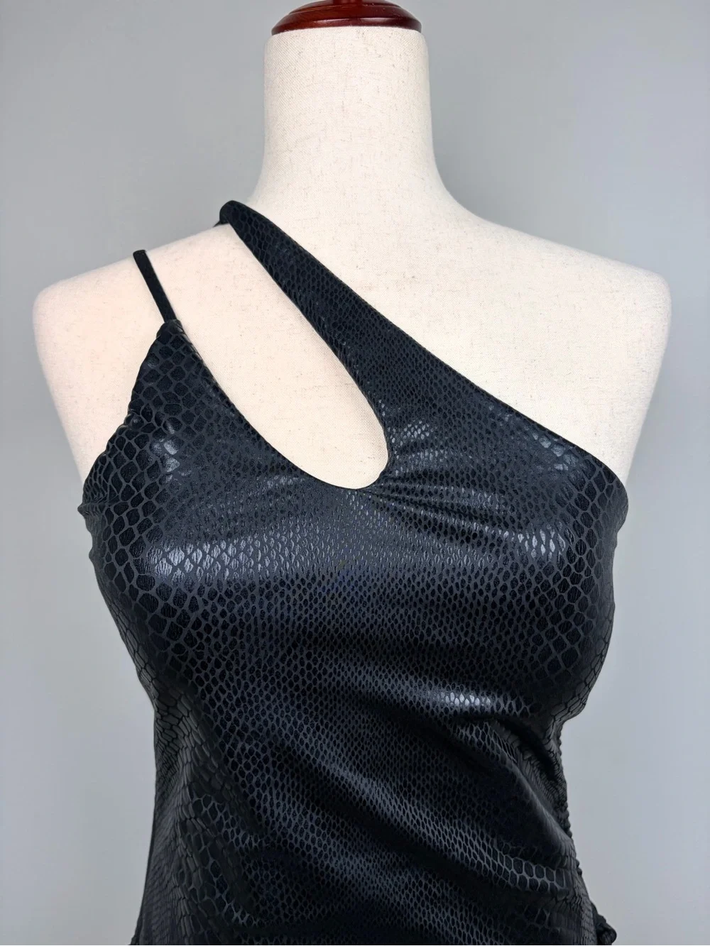 Women’s Black Snake Print One Shoulder One Piece Swimsuit Ruched Size M